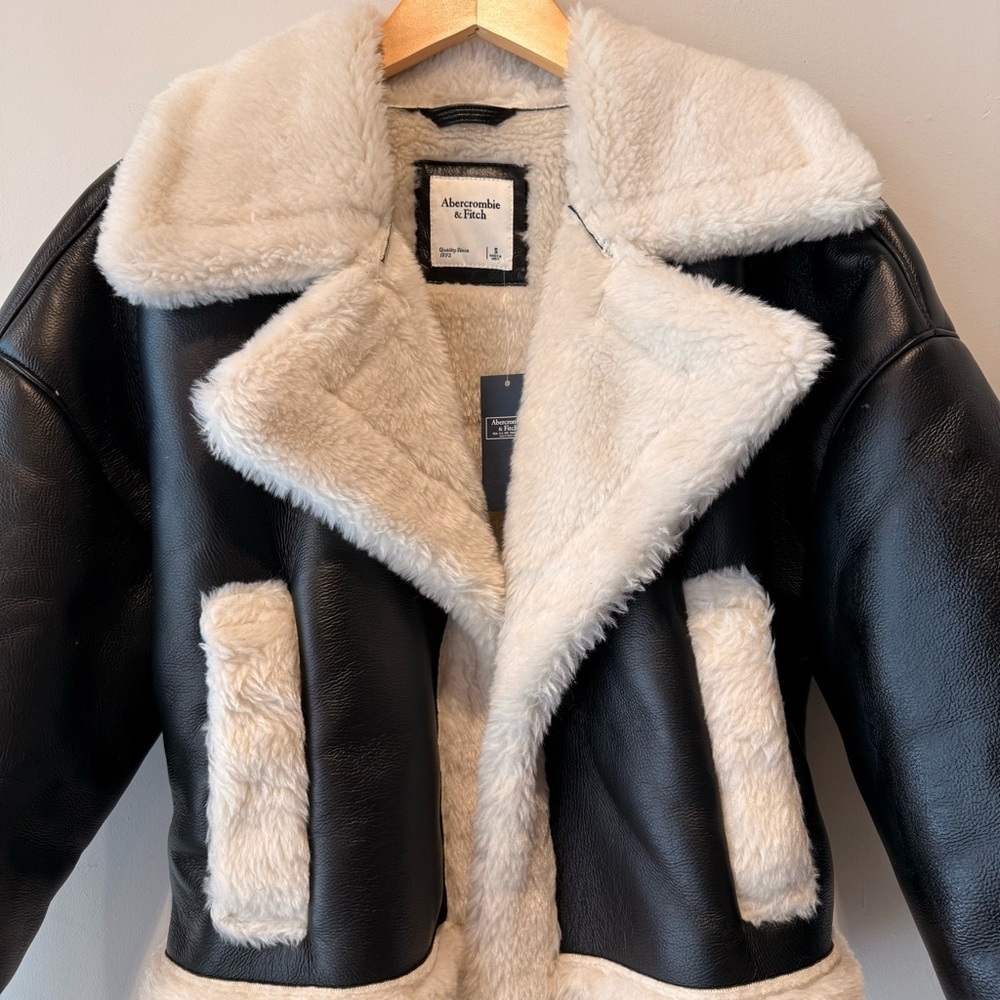 Abercrombie & Fitch Faux Leather Sherpa Jacket - Picture 4 of 12